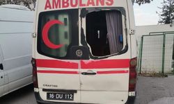 Ambulansın ve güvenlik kulübesinin camlarını kırdılar!