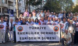 Yoksulluk sınırındaki emekliler Eskişehir'de hükümete seslendi!