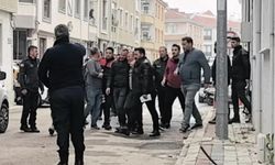 Eşini kemerle boğup, polise gözyaşlarıyla teslim oldu!