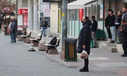 Eskişehir kent merkezinde Atatürk'e saygı duruşu...