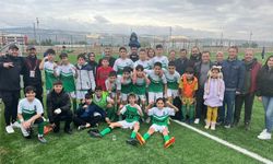 Gökmeydanspor gol olup yağdı