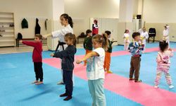 Eskişehir'de minik karateciler ile tatami cıvıl cıvıl