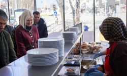 Başkan Subaşı, Kent Lokantası'nda halkla yemek yedi