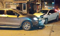 Bilecik'te araçlar kafa kafaya çarpıştı!