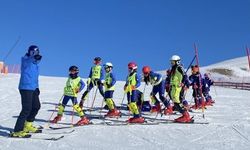 Çağdaş Okulları, kayak yarışmalarında şampiyon oldu!