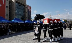 Kalp krizi geçiren polis memuru için tören