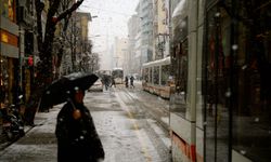 Meteoroloji uyarmıştı: Eskişehir'e kar geldi!