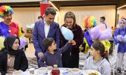 Bilecik’te iftar programında çocuklarla duygusal anlar