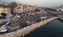 Gemlik'teki iftar yemeğine binlerce vatandaş katıldı!