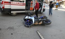 Motosiklet ve otomobil çarpıştı: 1 yaralı!