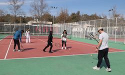 Antalya'da tenis severler için ücretsiz kurs fırsatı!