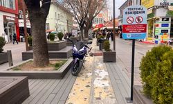 Eskişehir'in merkezinde motosiklet park yasağının ihlal edilmesi tepki çekti