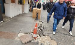 Eskişehir'deki kilit taşları yayalar için risk oluşturuyor