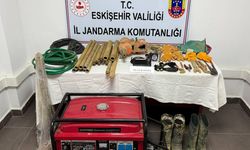 Eskişehir'de şüpheli kazıda suçüstü yakalandılar!