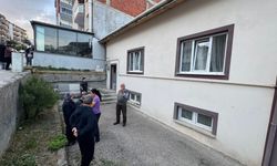 Hastanedeki eşinin yanına gidecekti, kalbine yenik düştü!
