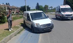 Lastiği patlayan araç son anda faciadan döndü!