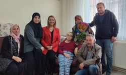 Başkan Zekiye Tekin’den özel annelere anlamlı ziyaret
