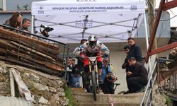 Türkiye’nin ilk Urban Downhill yarışı Bursa’da nefesleri kesti