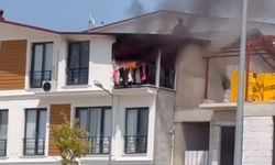 Bursa'daki evin çatı katı alevler içinde kaldı
