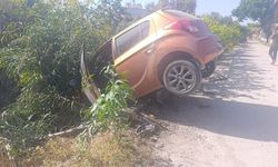 Aynı yerde iki kaza: Virajı alamayan uçuyor!