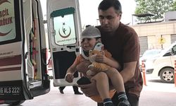 Kaza sonrası elinden oyuncağını bir dakika bile bırakmadı!