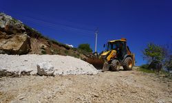 Heyelandan etkilenen yayla yolları onarılıyor