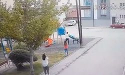 Eskişehir'de çocuk parkındaki büyük panik kamerada!