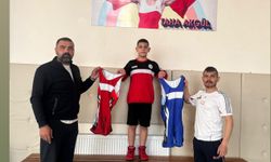 Başarılı güreşçi ödüllendirildi