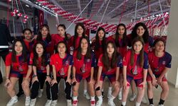 Demirspor’un kızları da kutlamalardaydı