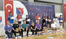 Öykü madalyaya doymuyor