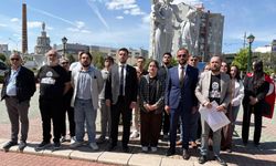 "Biz, Cumhuriyetin yılmaz bekçileriyiz"