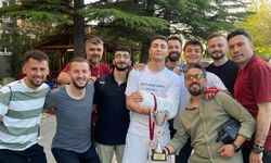 Kupa ve madalyayı hastaneye götürdüler