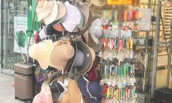 Eskişehir'de yaz mevsiminin vazgeçilmezi şapkalara ilgi yoğun