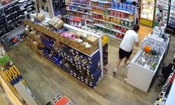 Alanya'daki depremde çayını elinden bırakmadı!