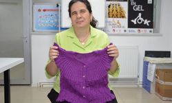 Bilecik'te görme engelli anne ailesine böyle destek oluyor!