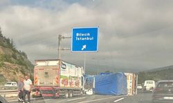 Eskişehir-Bilecik yolunda tır dorsesi devrildi!