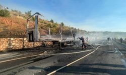 Bilecik'te sunta yüklü tır küle döndü!
