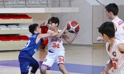 Akademi 3 ligde de finali hedefliyor