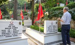 Bursa’da Bayram sabahı şehitlik ziyareti