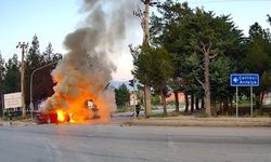 Alkollü sürücü kaza yaptı: Aracı kül oldu!