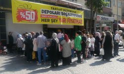 Eskişehir'de fiyatlar yarıya çekilince mağazaya akın ettiler!