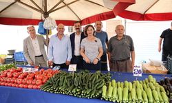 Başkan Ünlüce pazarda vatandaşın nabzını tuttu