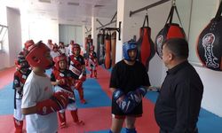 Bozüyük’te antrenmandaki genç sporcularla bir araya geldi!