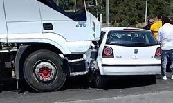 Bilecik'te feci kaza: Otomobil tıra çarptı