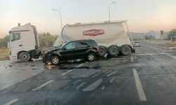 Kütahya'da kaza araç yakıt tankına çarptı!