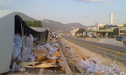 Bilecik’te tır devrildi: Yol trafiğe kapandı