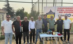 Küçük kramponlara malzemeleri Müdür Ayas dağıttı