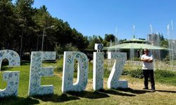 Gediz’in manevi rehberi ve şairi şiirleriyle dikkat çekiyor