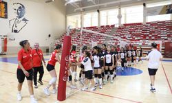Eskişehir’de nefes kesen voleybol finali!