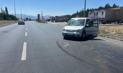 Afyon'da kavşak kazası: 2 yaralı!